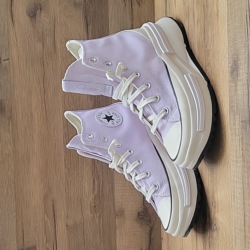 Converse High Top Brand new in the box no lid authentic.